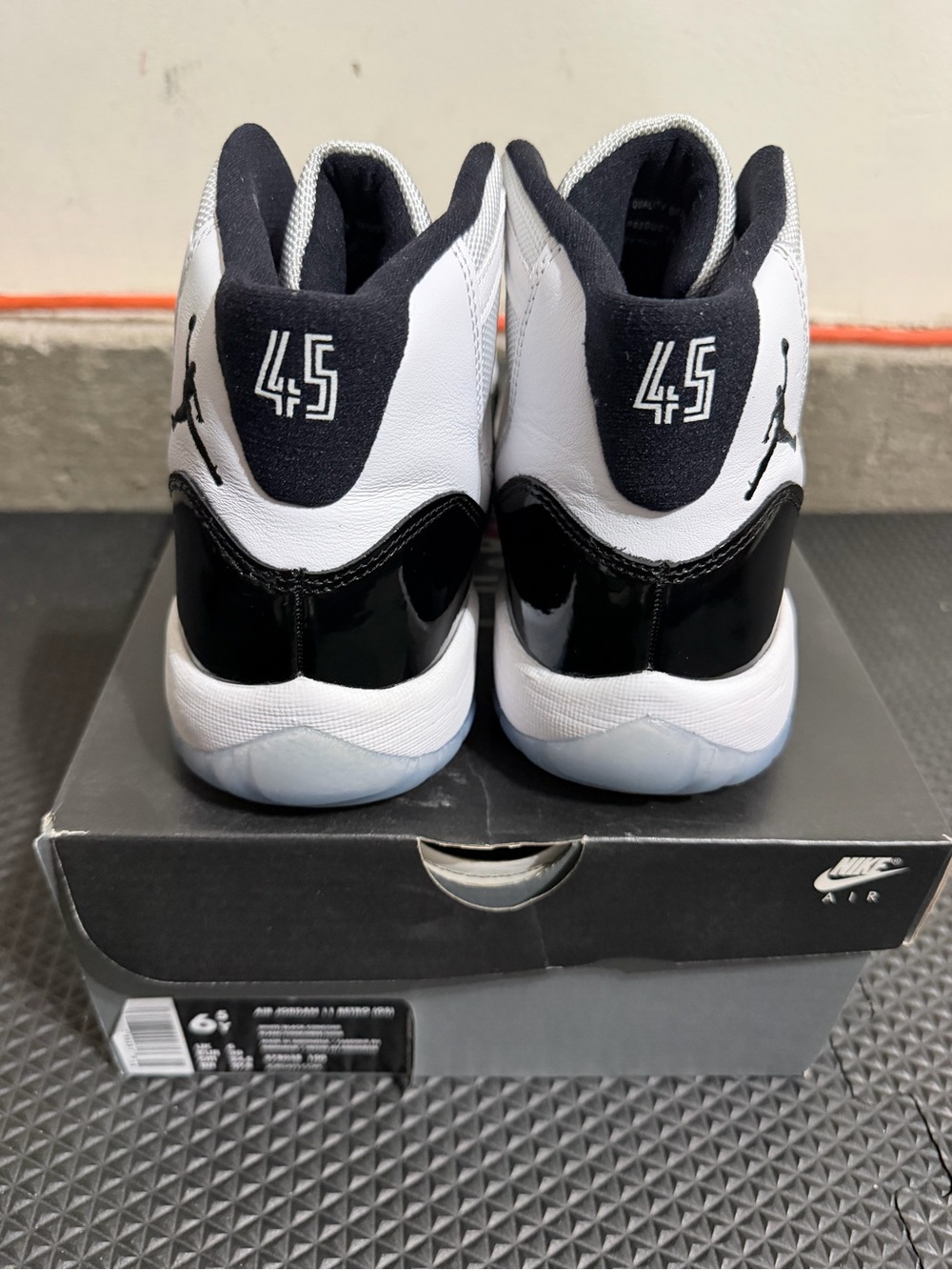 Jordan 11 Concord (2018) Size 6.5Y (8 women’s) - Picture 3 of 7